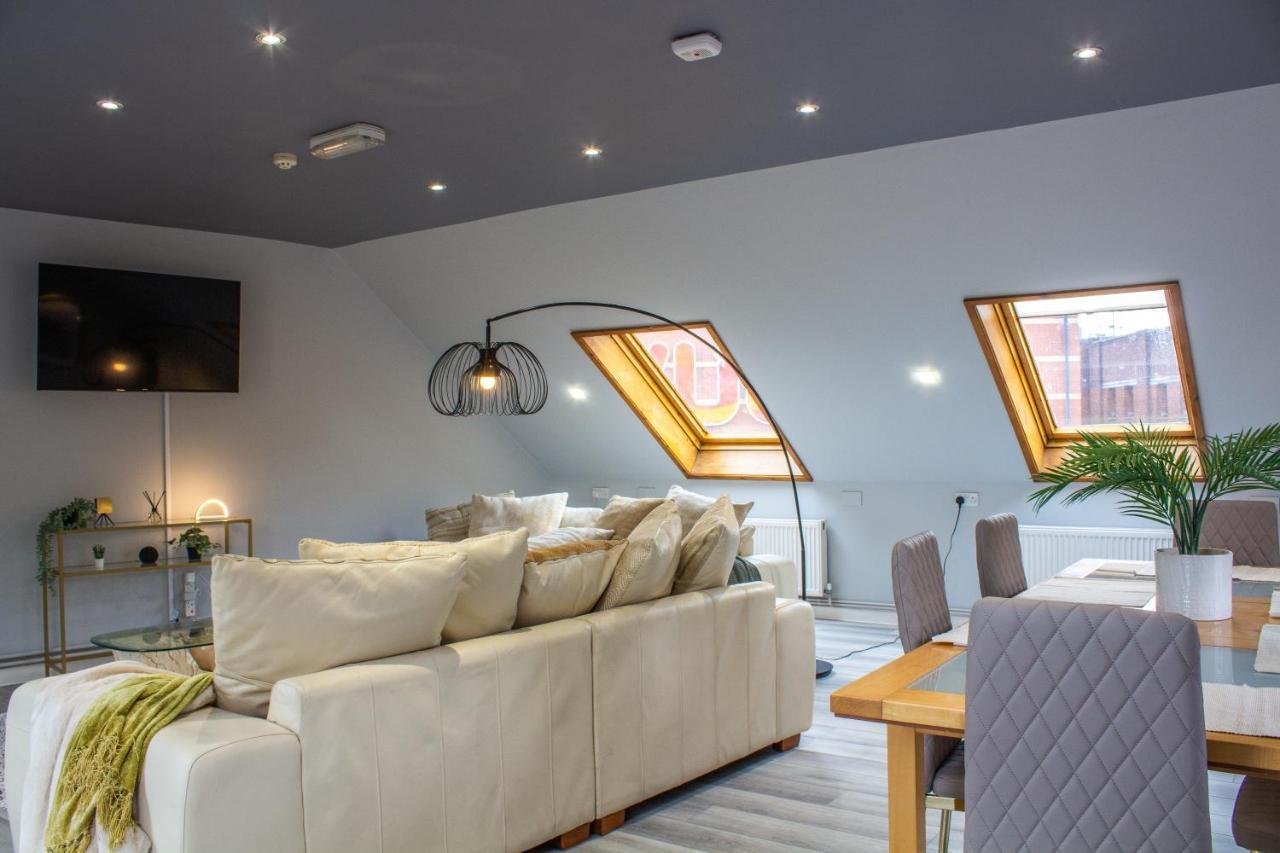 The Loft At Utopia Penthouse By M-Groupsa Суонзи Екстериор снимка
